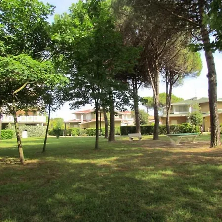 Appartement In A With Pool Bibione